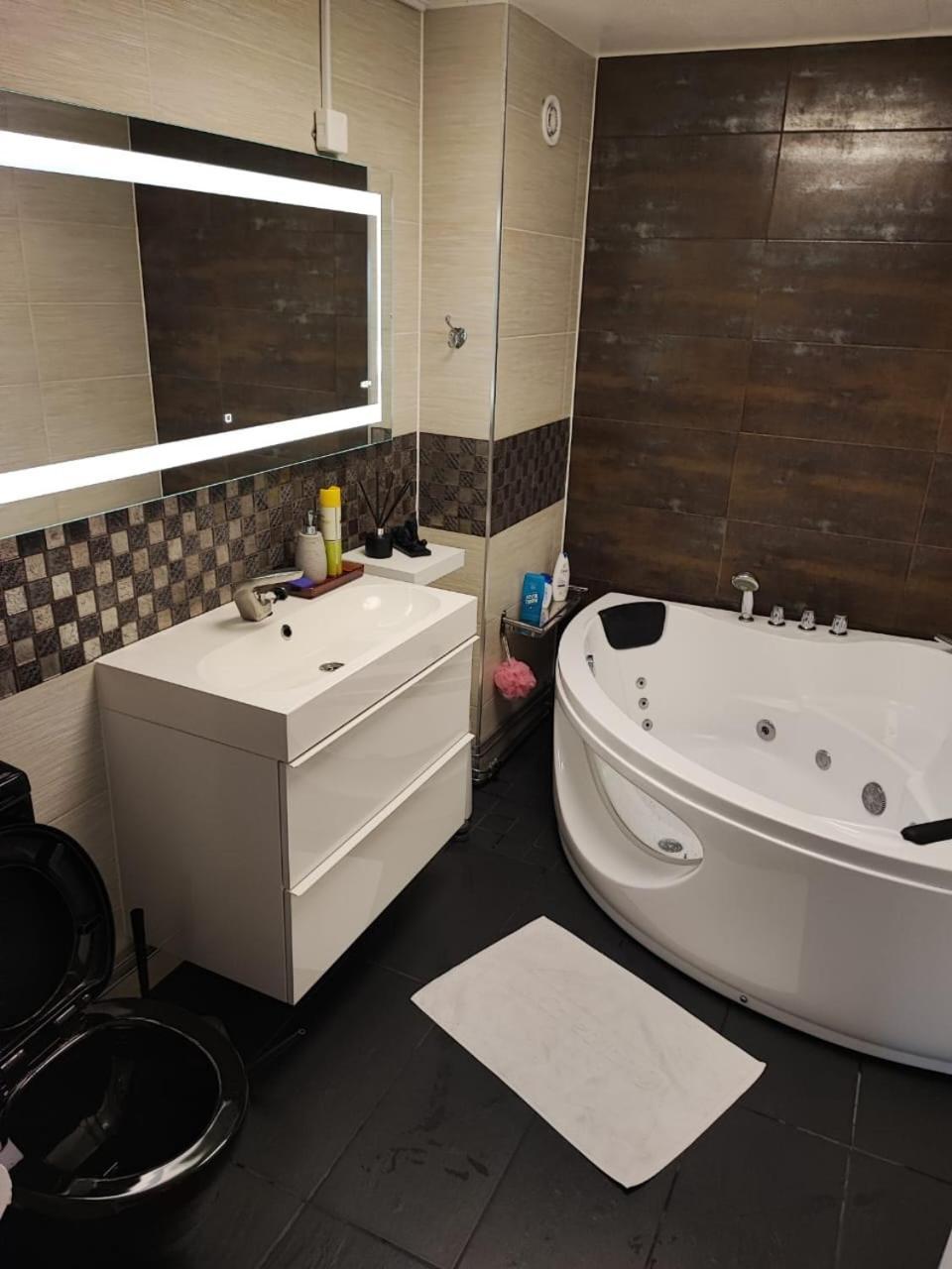 10 Beds For Workers Villa *