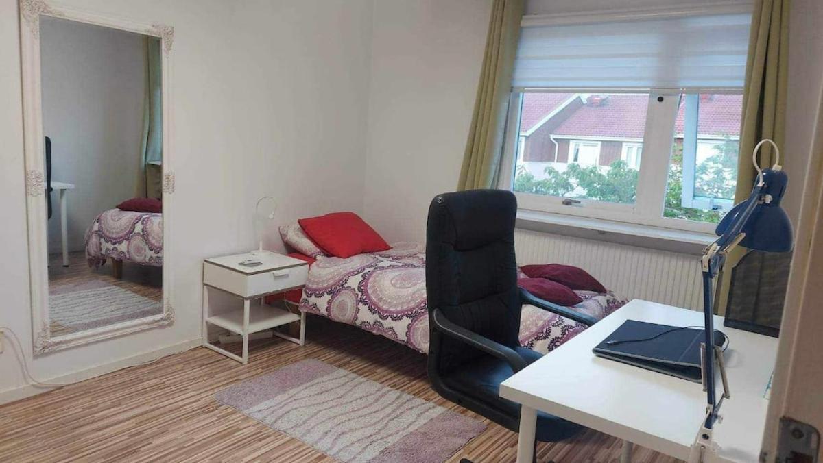 10 Beds For Workers