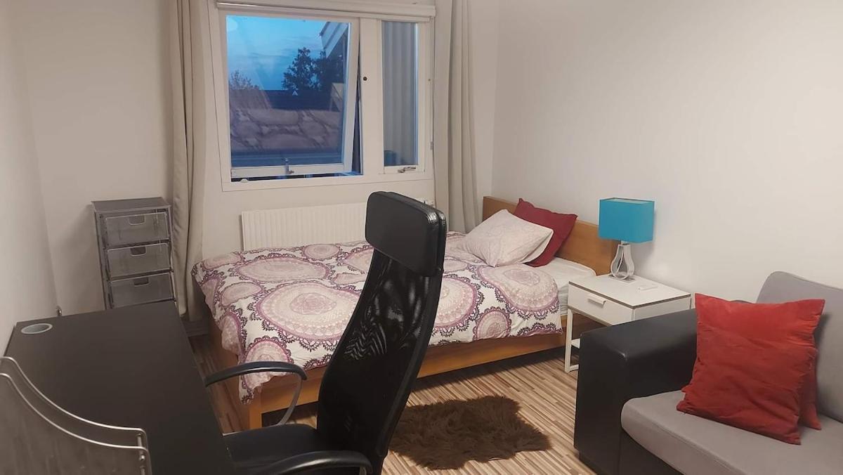 10 Beds For Workers Villa *