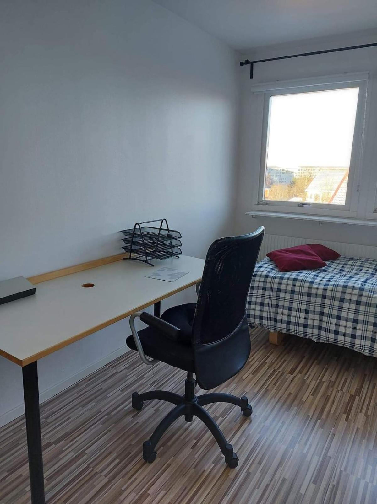 10 Beds For Workers